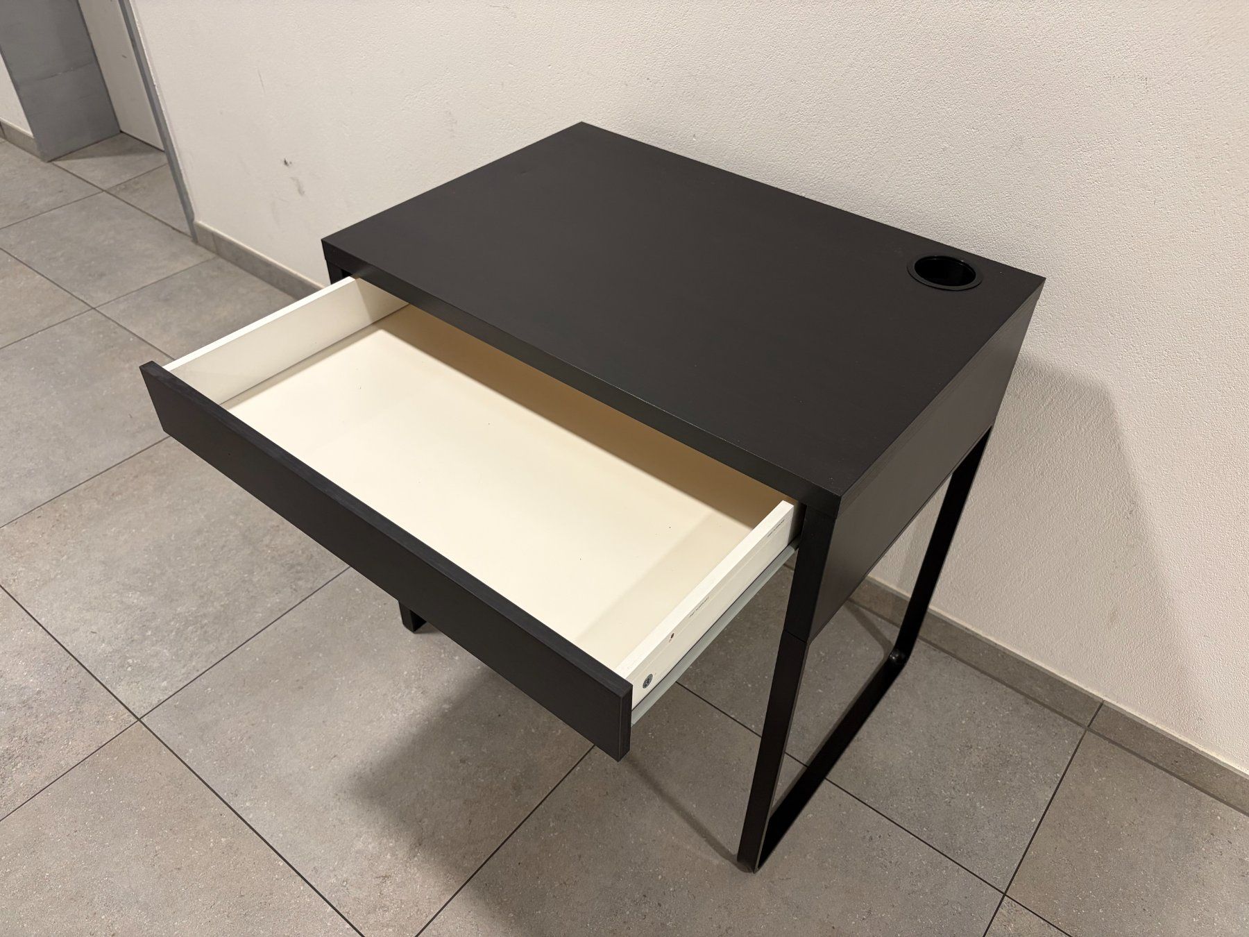 Ikea Scrivanie: Schreibtisch Micke – Usato da Altwis venduto da har_2pny 1