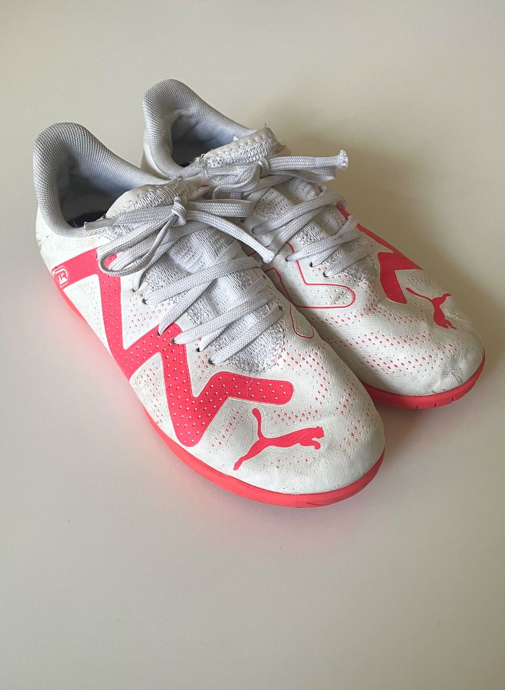 Puma Chaussures garçon: Puma Hallenturnschuhe Gr.35 – D'occasion à Grellingen par dinge 1