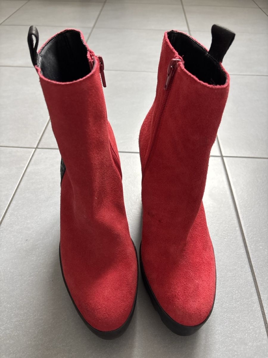 Calvin Klein Scarpe da donna: Calvin Klein Stiefeletten – Nuovo (secondo la descrizione) da Amriswil venduto da jul_sts7 1