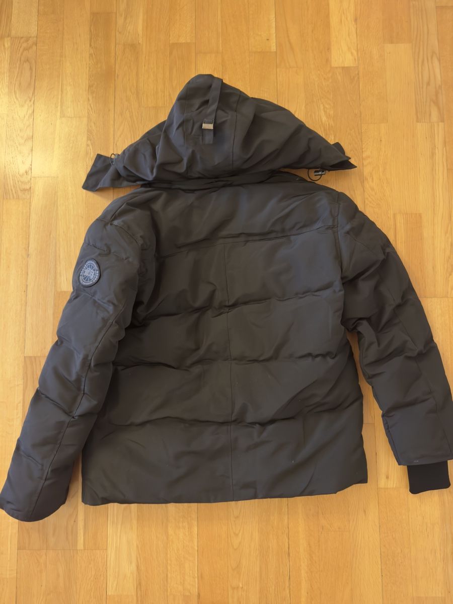 Canada Goose Jacken: Canada Goose Black Badge Winterjacke - Neu – Neu und originalverpackt aus Sargans von Daris83 2