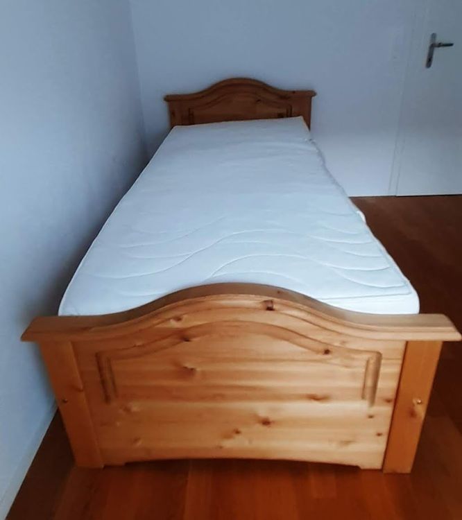 Bett Holz massiv mit Matraze | Kaufen auf Ricardo