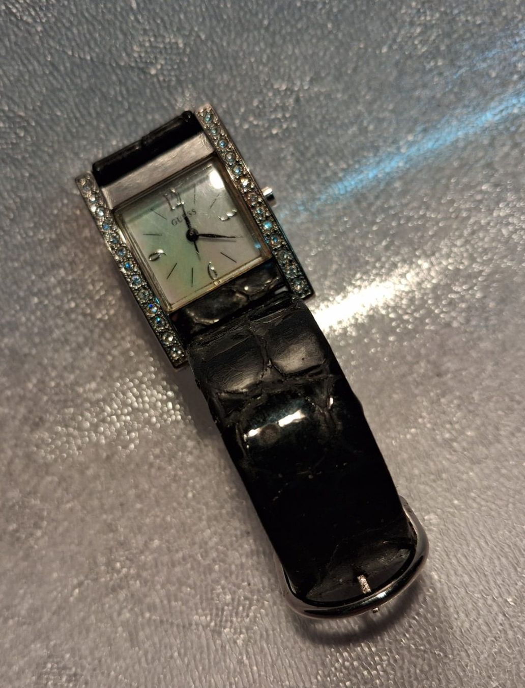 Guess Orologi: Guess Damenuhr mit Zirkonia – Usato da Winterthur venduto da mar_jwg7