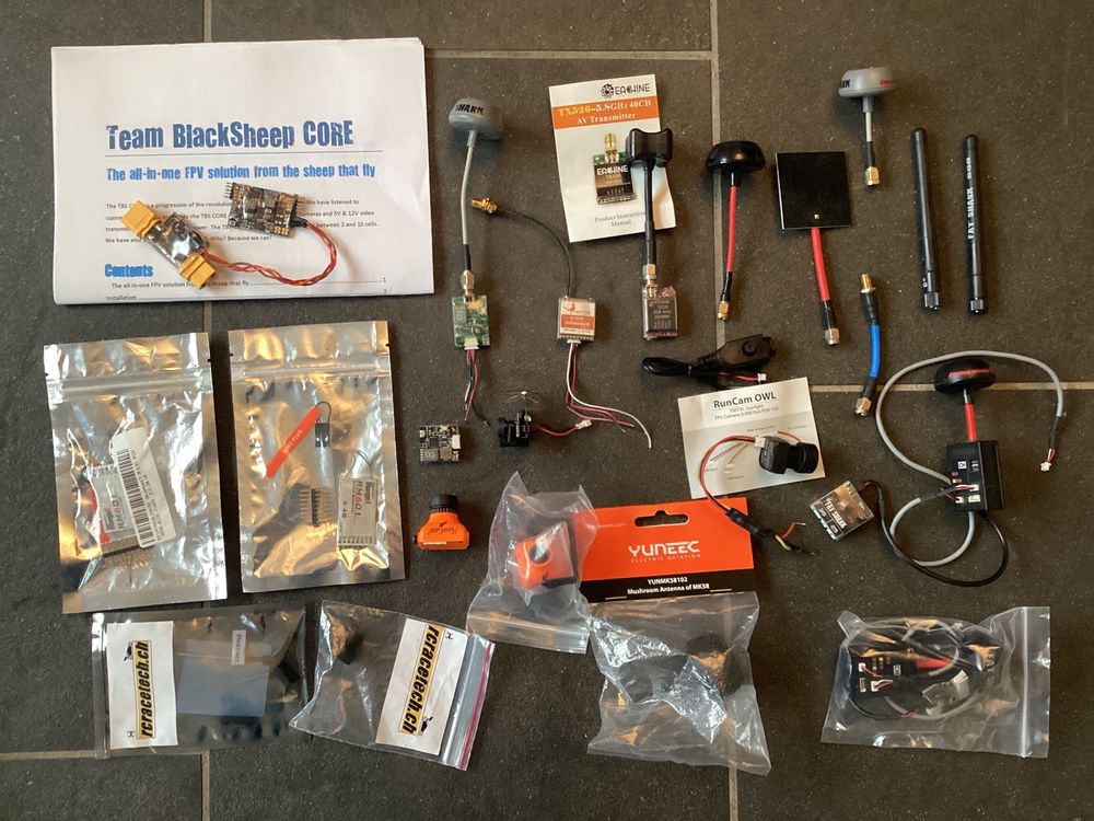 FPV Konvolut Analog Video Cam, TBS, RC RX, Fat Shark TX (Gebraucht) in ...