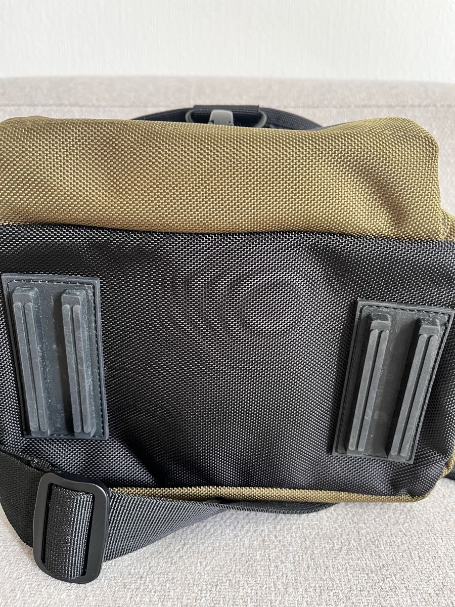 Canon Borse: Canon Camera Bag black khaki great condition – Usato da Lausanne venduto da Danash 2