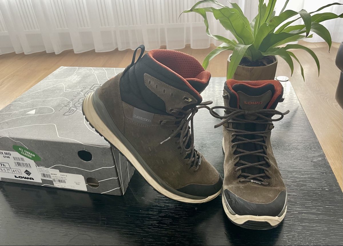 Lowa Scarpe per ragazzi: Lowa Wanderschuhe Grösse 41.5 – Usato da Thun venduto da Adrian131