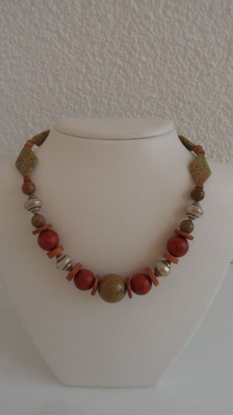 Catenine: Kette aus Unakit – Nuovo (secondo la descrizione) da Oberwil b. Zug venduto da roshan01