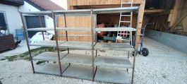 Étagère métalique soudée en une pièce. 