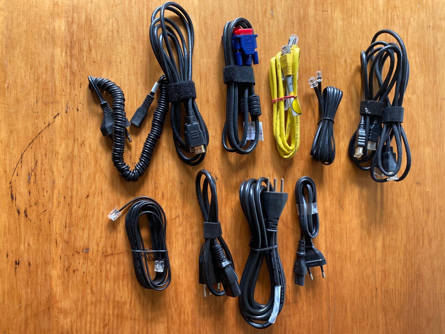 Cavi: Elektromaterial LOT, Kabel , Steckdosen..... – Usato da Luzern venduto da Turmliebe 3