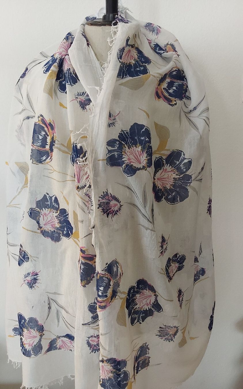 Foulard & Sciarpe: Schal Motiv Blumen – Nuovo (secondo la descrizione) da Köniz venduto da scopello12 1