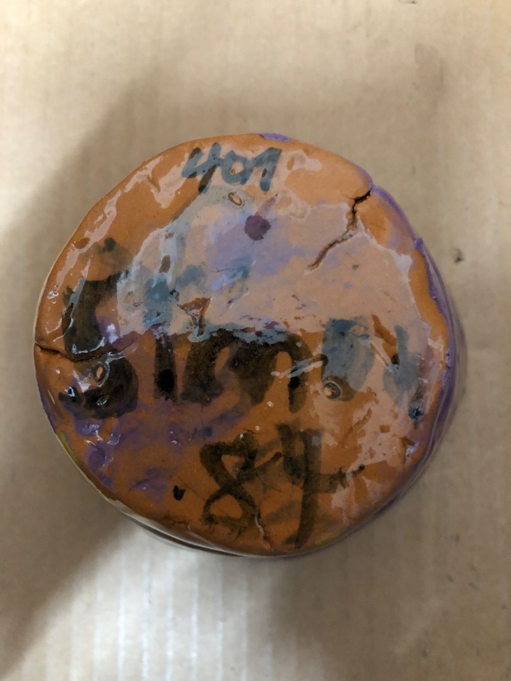 Pentole: Klein Topf violett/gelb – Usato da Eschlikon TG venduto da ArtRec 2