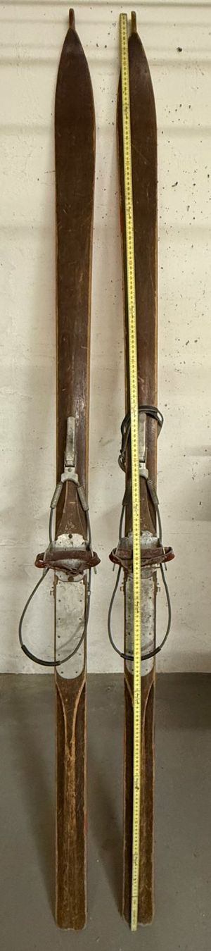 Sci: Antike Holzski_2 – Usato da Oetwil a.d. Limmat venduto da Seewurf 1