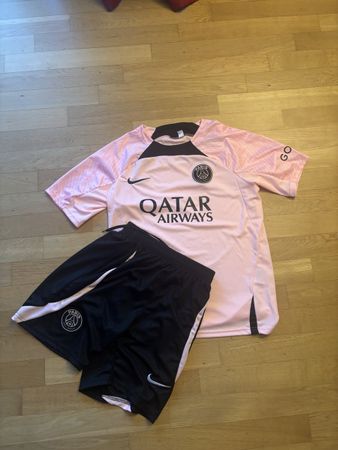 Paris Saint-Germain Jersey and Shorts Set Size M