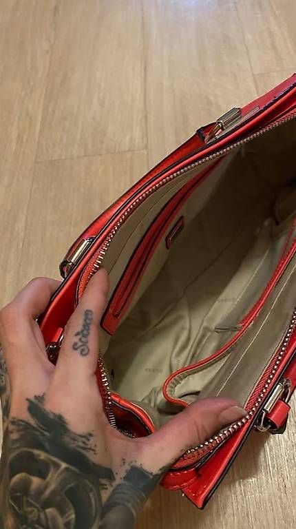 Borse da donna: Sac Guess – Usato da Vuarrens venduto da Onmy12 1