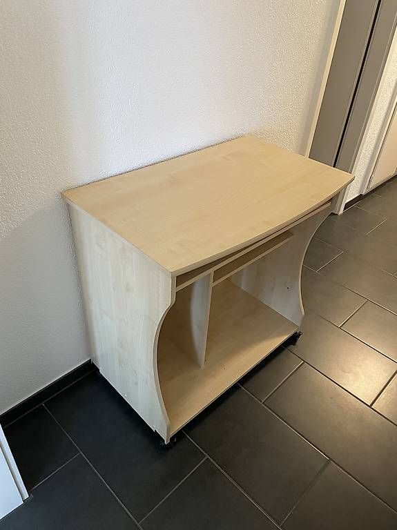 Bureaux: Kleiner Computertisch  – D'occasion à Belp par jon_zcb6 1