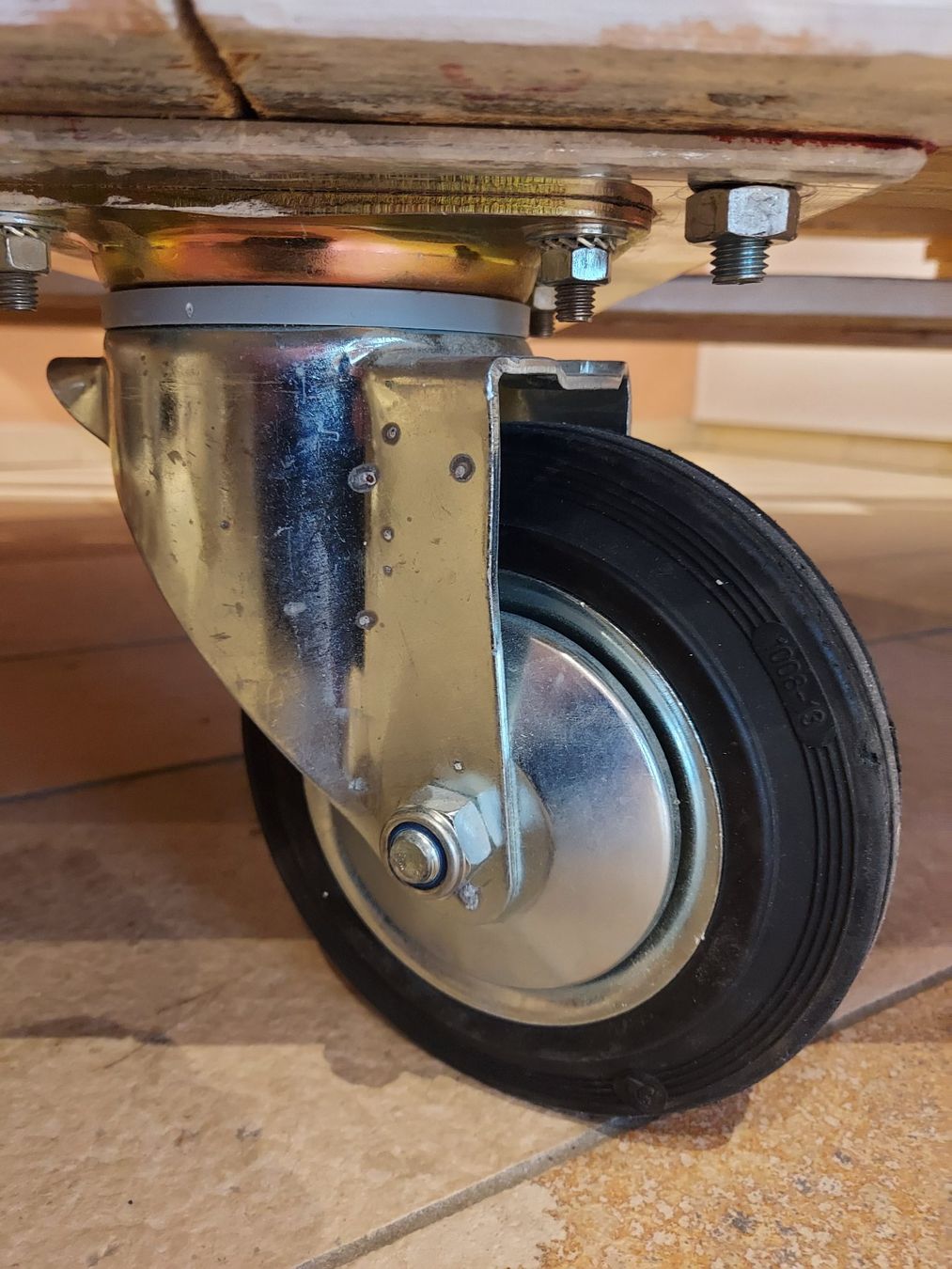 Divani: Paletten-Sofa – Usato da Riken AG venduto da ebufix 2