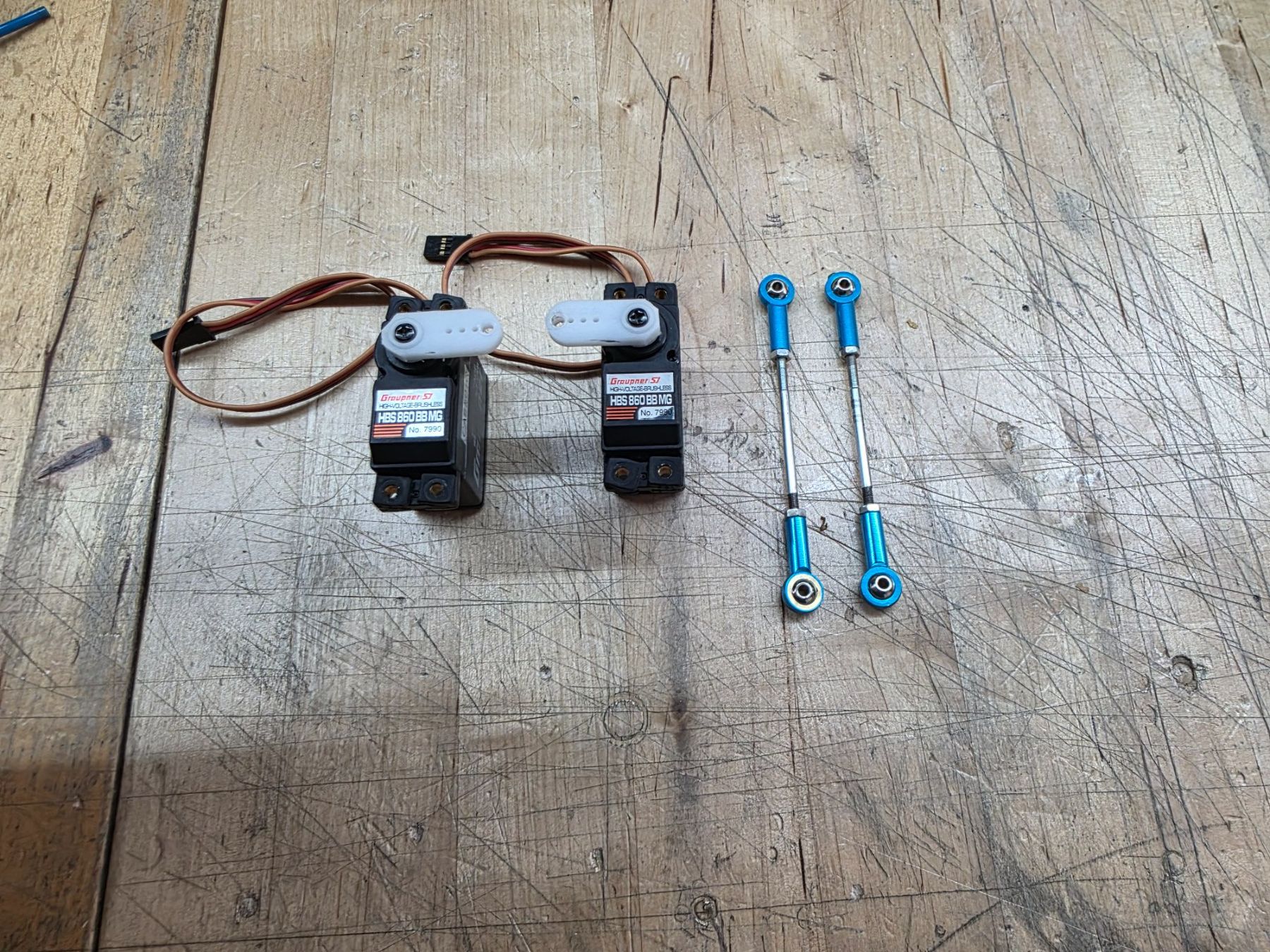 Graupner Modellismo RC: 2x Graupner HBS 860 BB MG HV Brushless Servo – Usato da Rüti ZH venduto da Madeira14