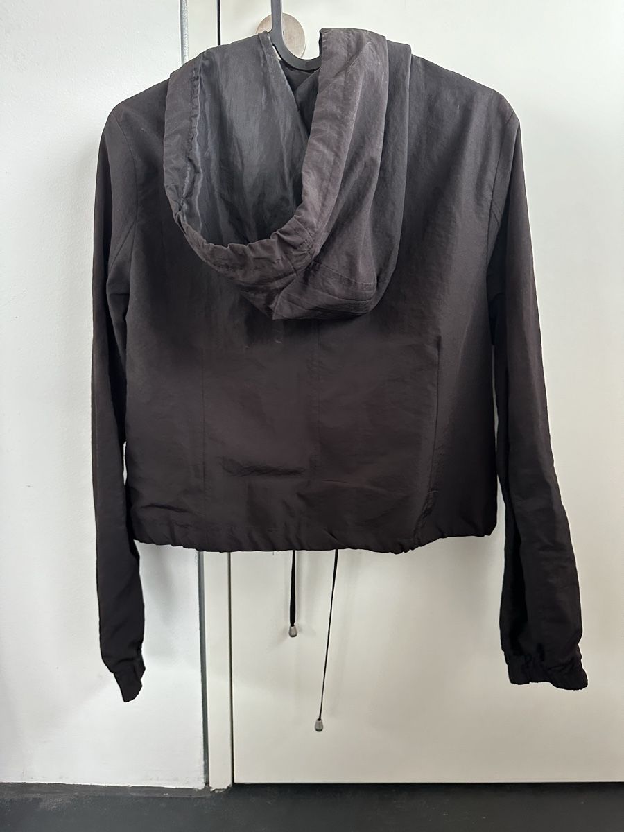 Pull&Bear Giacche: Schwarze Übergangsjacke mit Kapuze – Usato da Romanshorn venduto da laa_279h 1