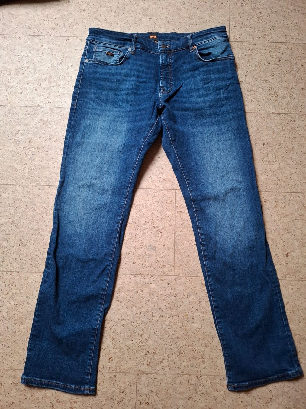 Hugo Boss Jeans: 2x Hugo Boss Herren Jeans – D'occasion à Beinwil am See par ali_ch65