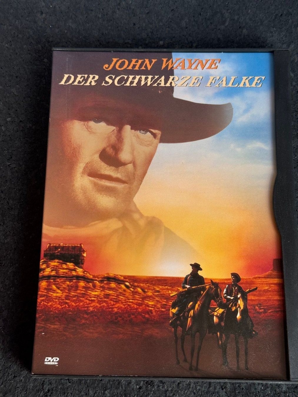 Alle DVDs: John Wayne Western DVD DE/EN/SP "Der schwarze Falke" – Gebraucht aus Fribourg von tschjoly