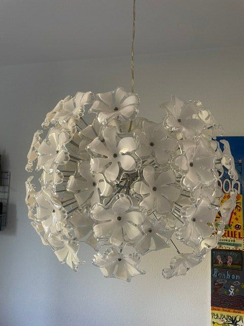 Interio Kronleuchter & Deckenlampen: Deckenlampe rund mit weissen Blumen – Gebraucht aus Bern von Melasse33