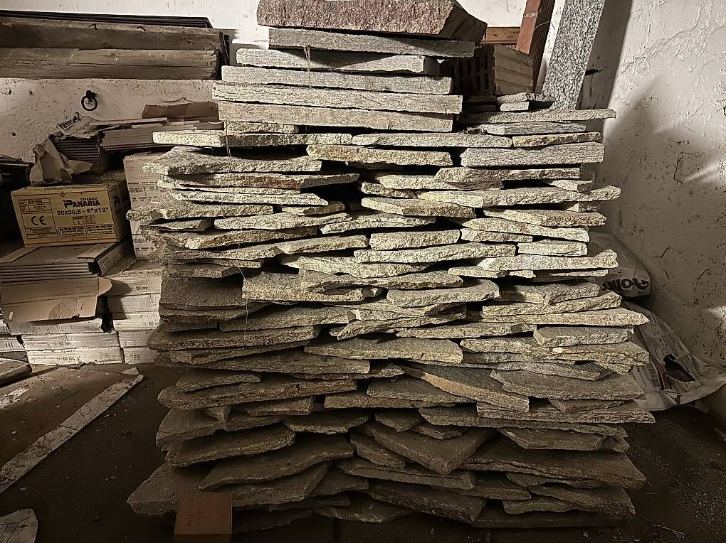 Pietre & tegole: Vendo piode pietra Luserna – Nuovo e nell'imballaggio originale da Astano venduto da WGosteli
