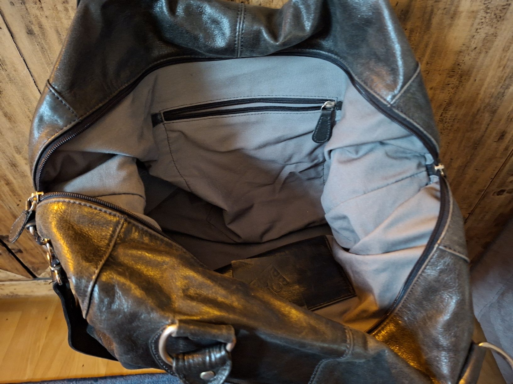Sacs: Schwarze Ledertasche – D'occasion à Effretikon par bartlizart 1