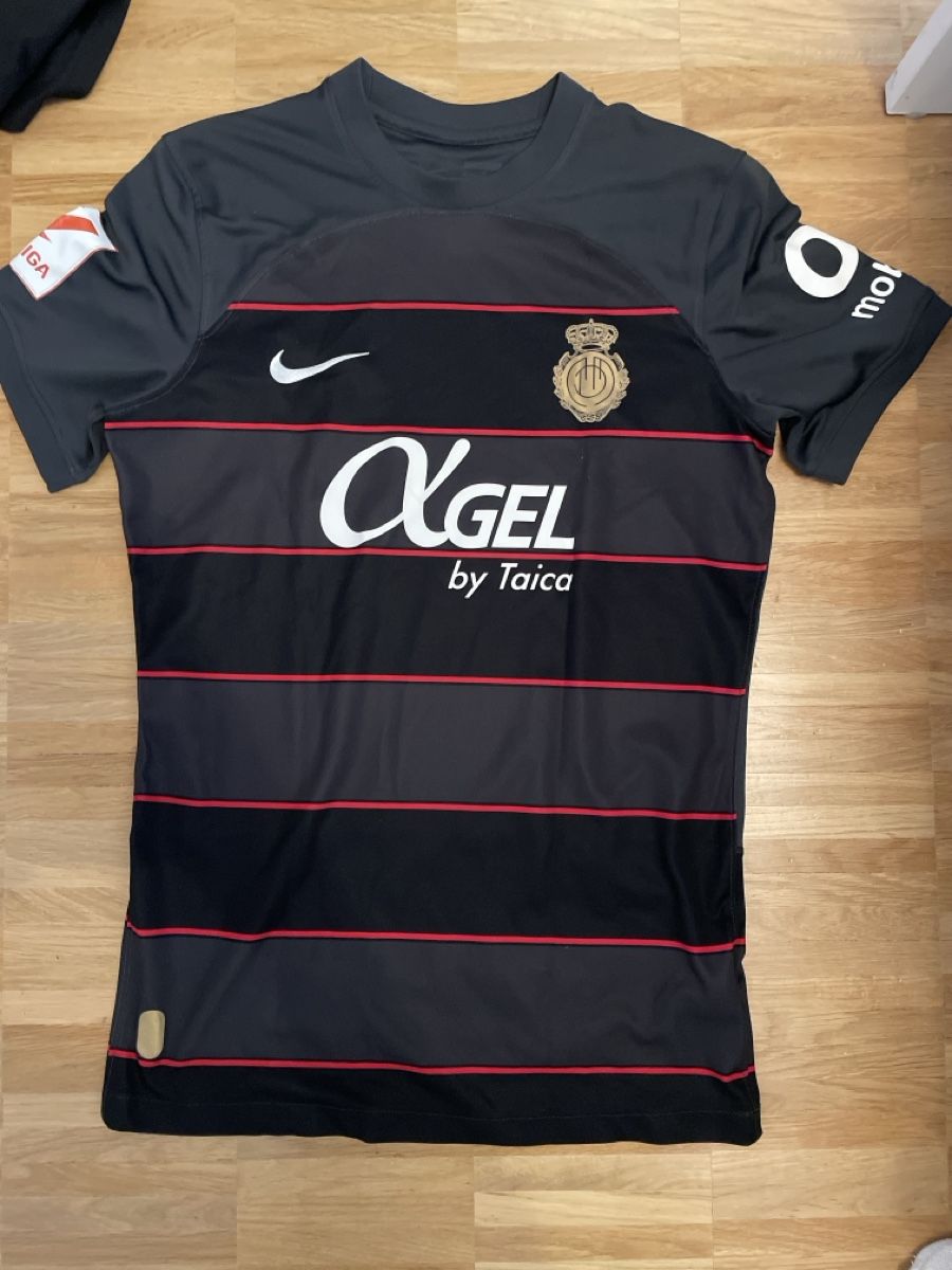 Maillots de corps & Pantalons: RCD Mallorca Trikot 23/24 Saison Grösse M – D'occasion à Kehrsatz par tim_jt86