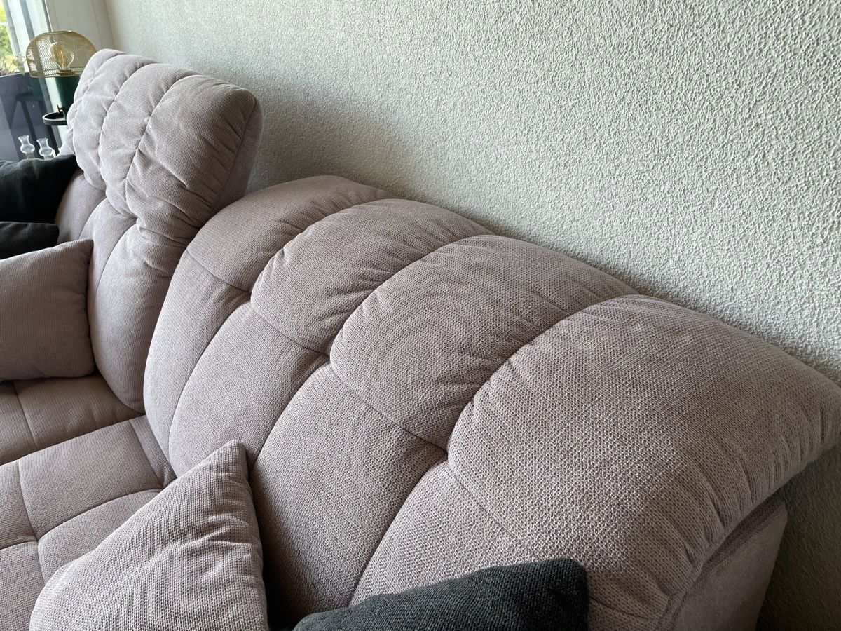 Divani: Wunderschönes Sofa in Paris Flieder  – Usato da Burgdorf venduto da jan_z8ty 1