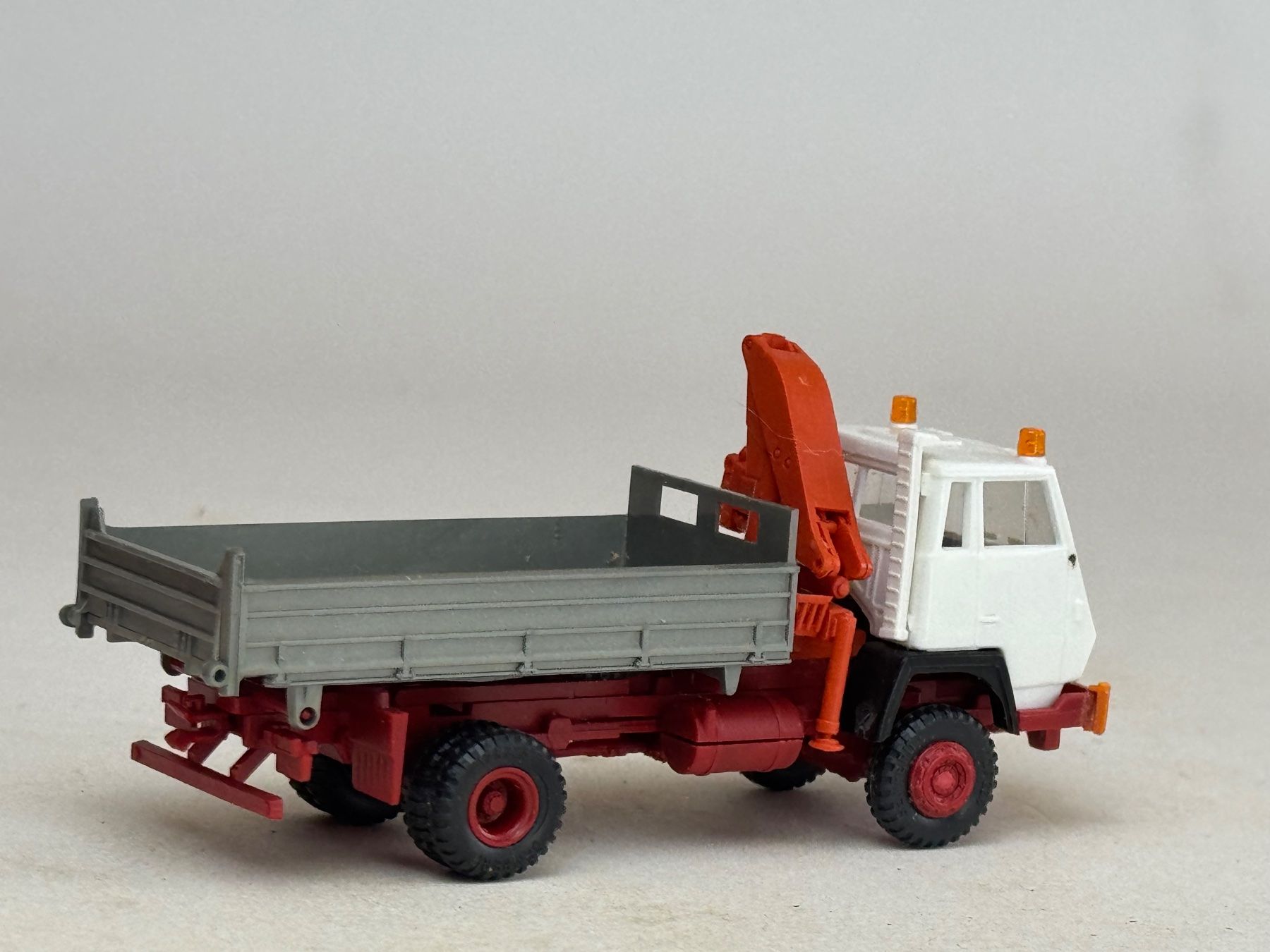 Steyr Modellini d'auto: VE1- Roco Steyr Pritschen Kipper mit Ladekran – Usato da Elm venduto da Wikmtz 1