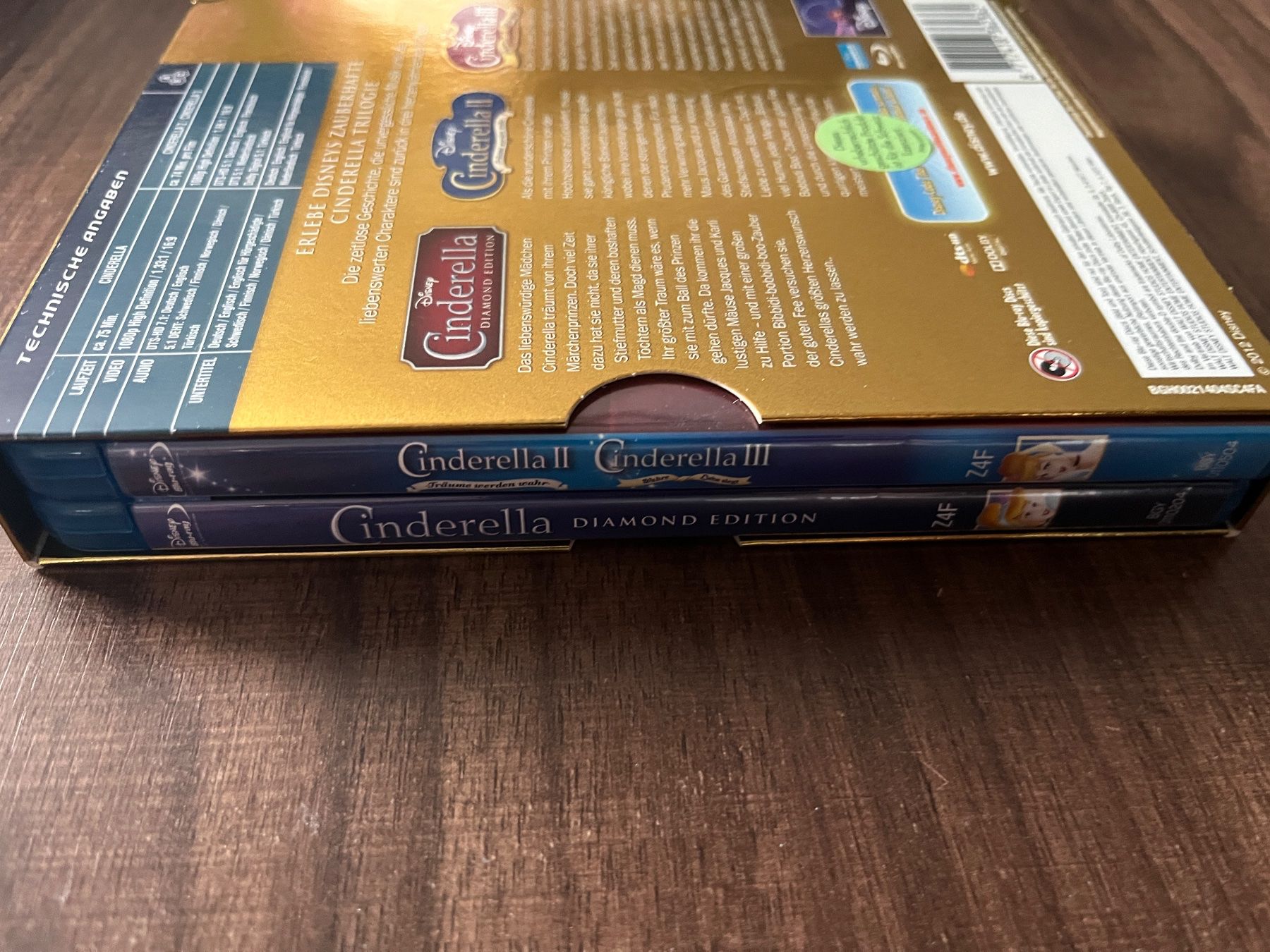 Tutti i DVDs: Disney | Cinderella 1-3 Trilogie Blu-ray – Nuovo (secondo la descrizione) da Sierre venduto da black.box 2