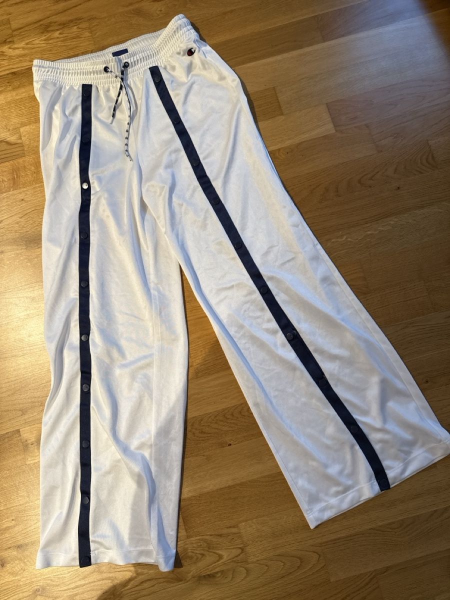 Champion Hosen: Trainerhose – Neu (gemäss Beschreibung) aus Kriens von g_b_mk7j