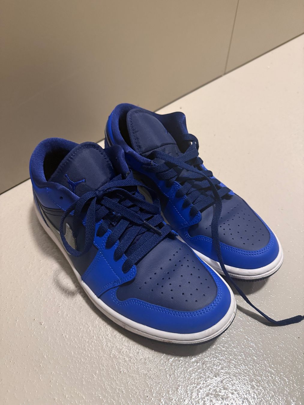 Scarpe da uomo: Chaussures Nike – Usato da Vandoeuvres venduto da iga_zzg6