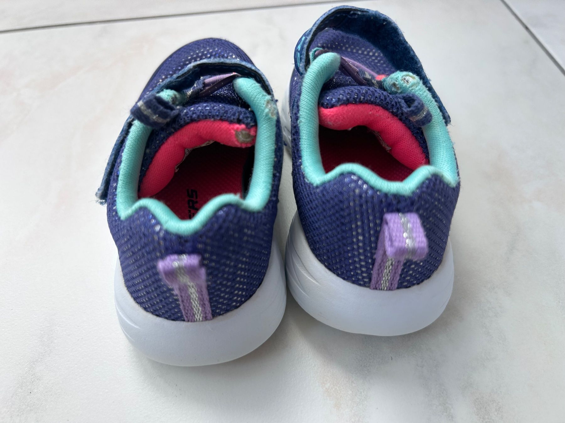 Skechers Schuhe für Jungen: Skechers Sneakers EU 22 blue glitter – Gebraucht aus Rüti ZH von JB_8630 1