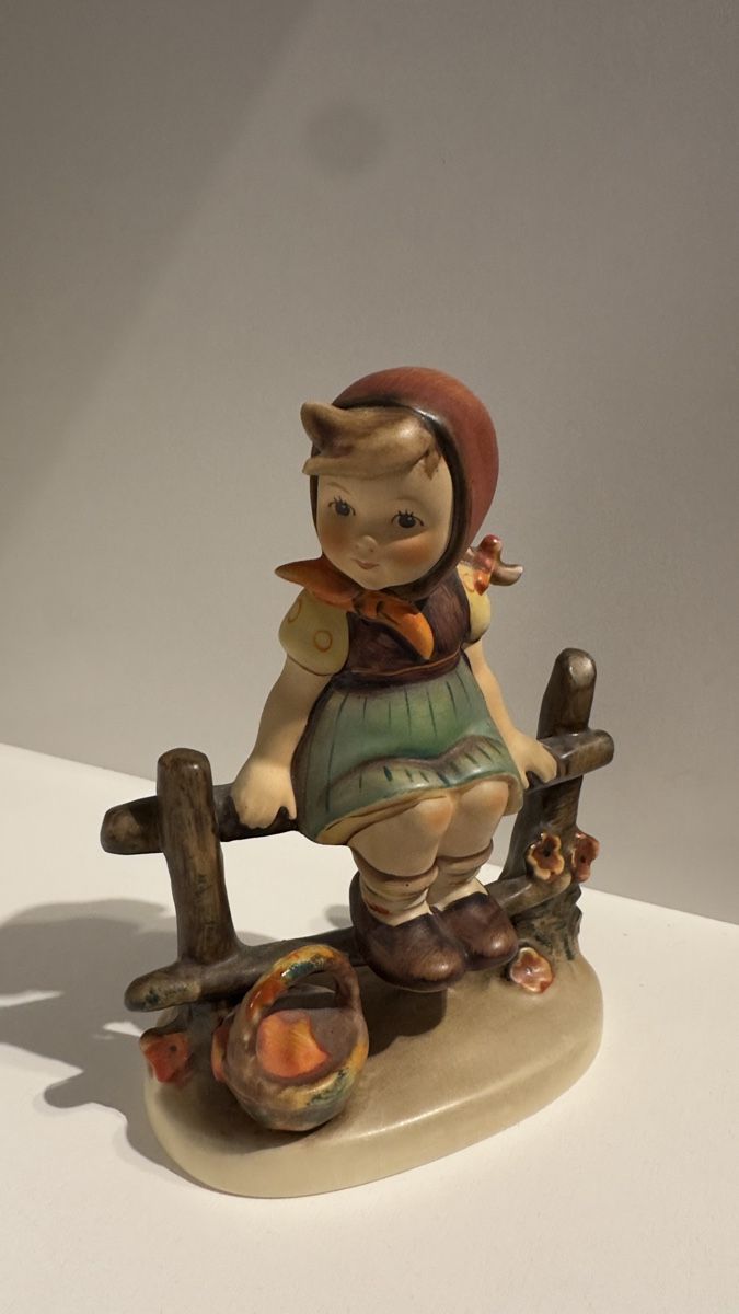 Hummel Statuette: Hummel Figur 112/1 Mutter‘s Liebste – Usato da Brig venduto da Invert 1