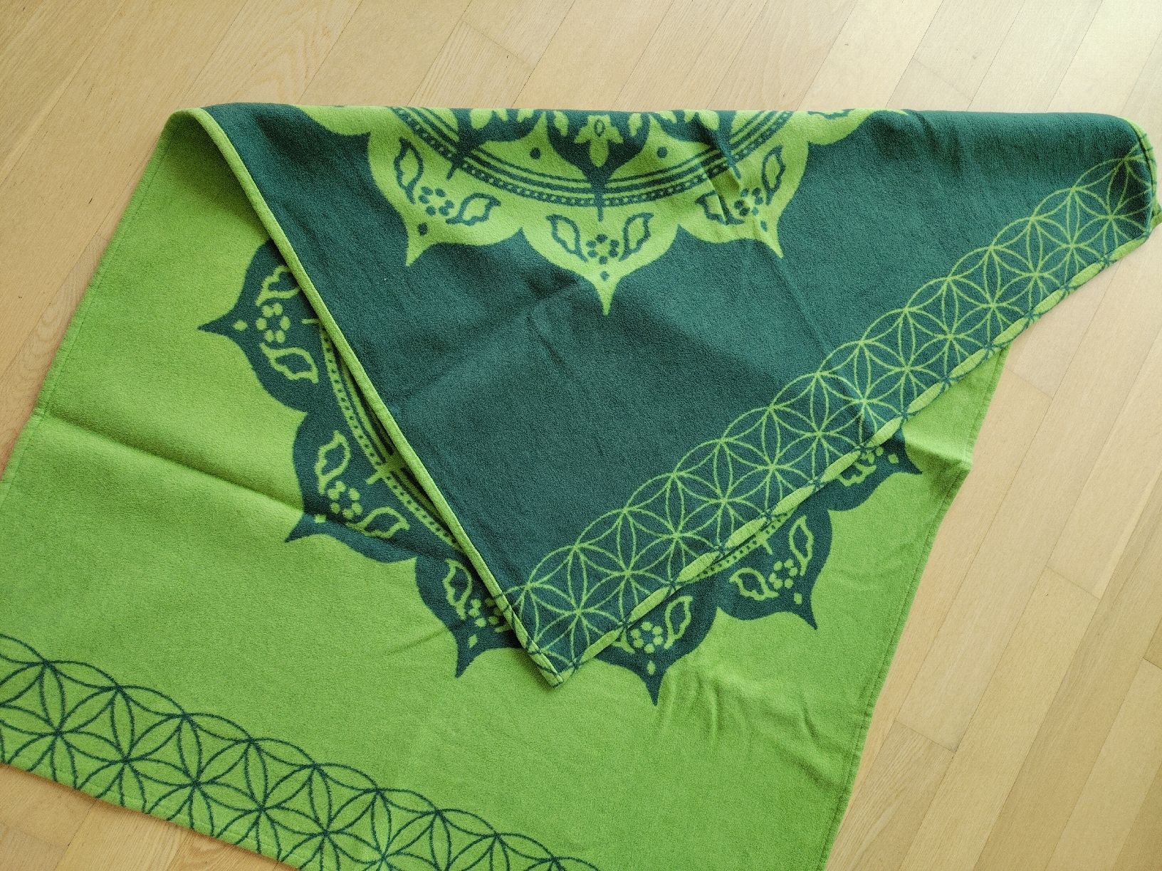 Decken: Yoga Decke Herz Chakra Grün – Gebraucht aus Buchrain von QueenyHE51 4