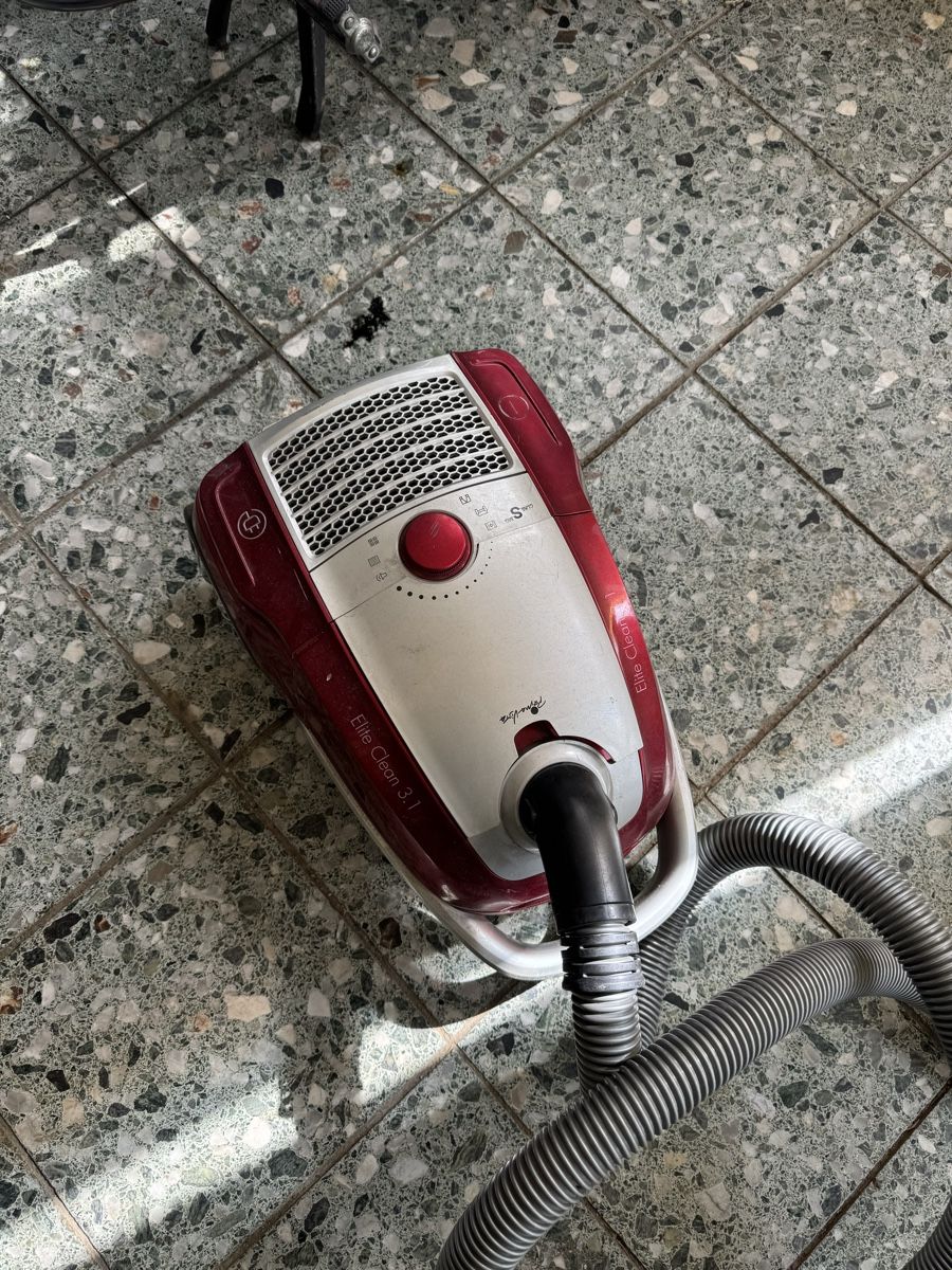 Aspirapolveri & Accessori: Staubsauger – Usato da Dübendorf venduto da Sachs621 2