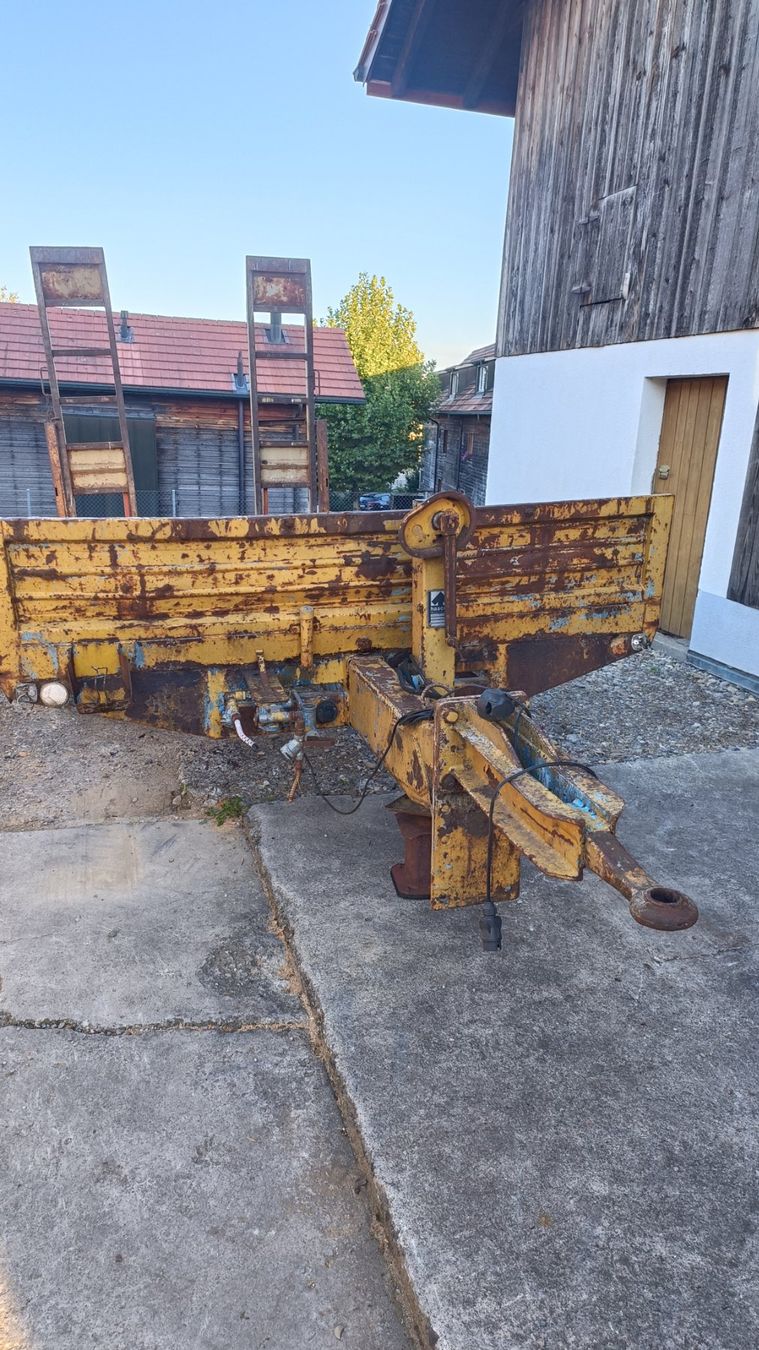 Blomenröhr Anhänger: blomenröhr tieflader 10.5t – Gebraucht aus Bözberg von PistenBully87