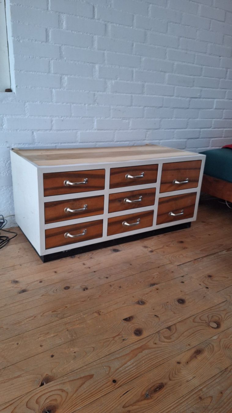 Commodes: Schubladenmöbel – D'occasion à Hinwil par dun_tt2z