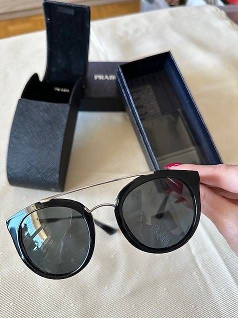 Prada Lunettes & Verres: Occhiali Prada – D'occasion à Balerna par koc_2zyj 1