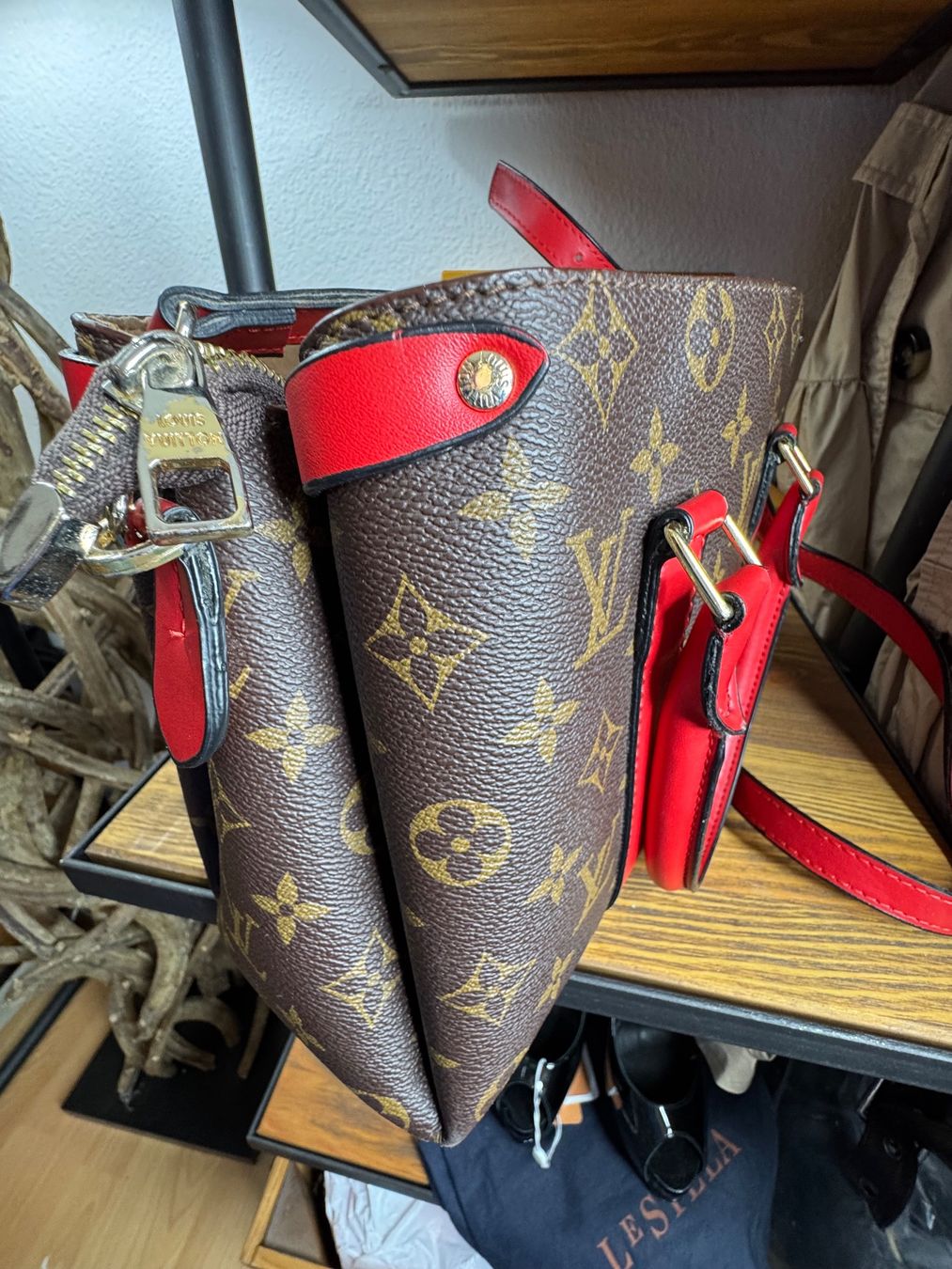 Louis Vuitton Taschen für Damen: Louis Vuitton Soufflot Tasche – Gebraucht aus Zürich von Privat4444 1