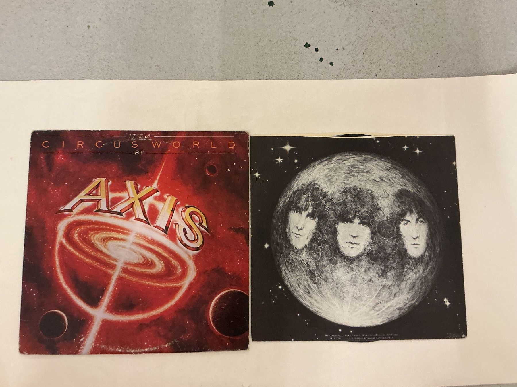Schallplatten: Axis LP - It's A Circus World – Gebraucht aus Winterthur von Tumko-Vinyl