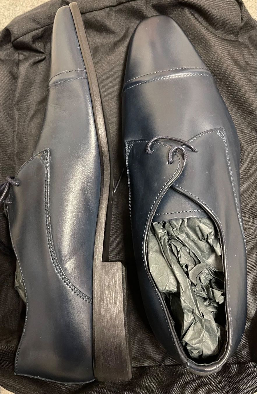 Kurt Geiger Scarpe da uomo: Kurt Geiger Schuhe Leder Blau 43 Neu – Nuovo (secondo la descrizione) da Küsnacht ZH venduto da LuxuryBroker 1