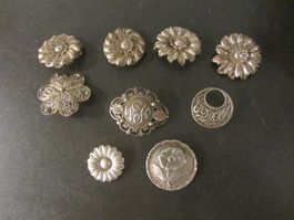 9 alte Broschen, Material?, ev. versilbert