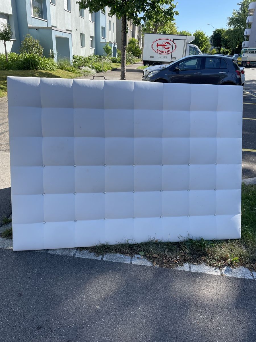Letti: Bett Kopfteil 180cm  – Usato da Niederhasli venduto da Missbijou 1