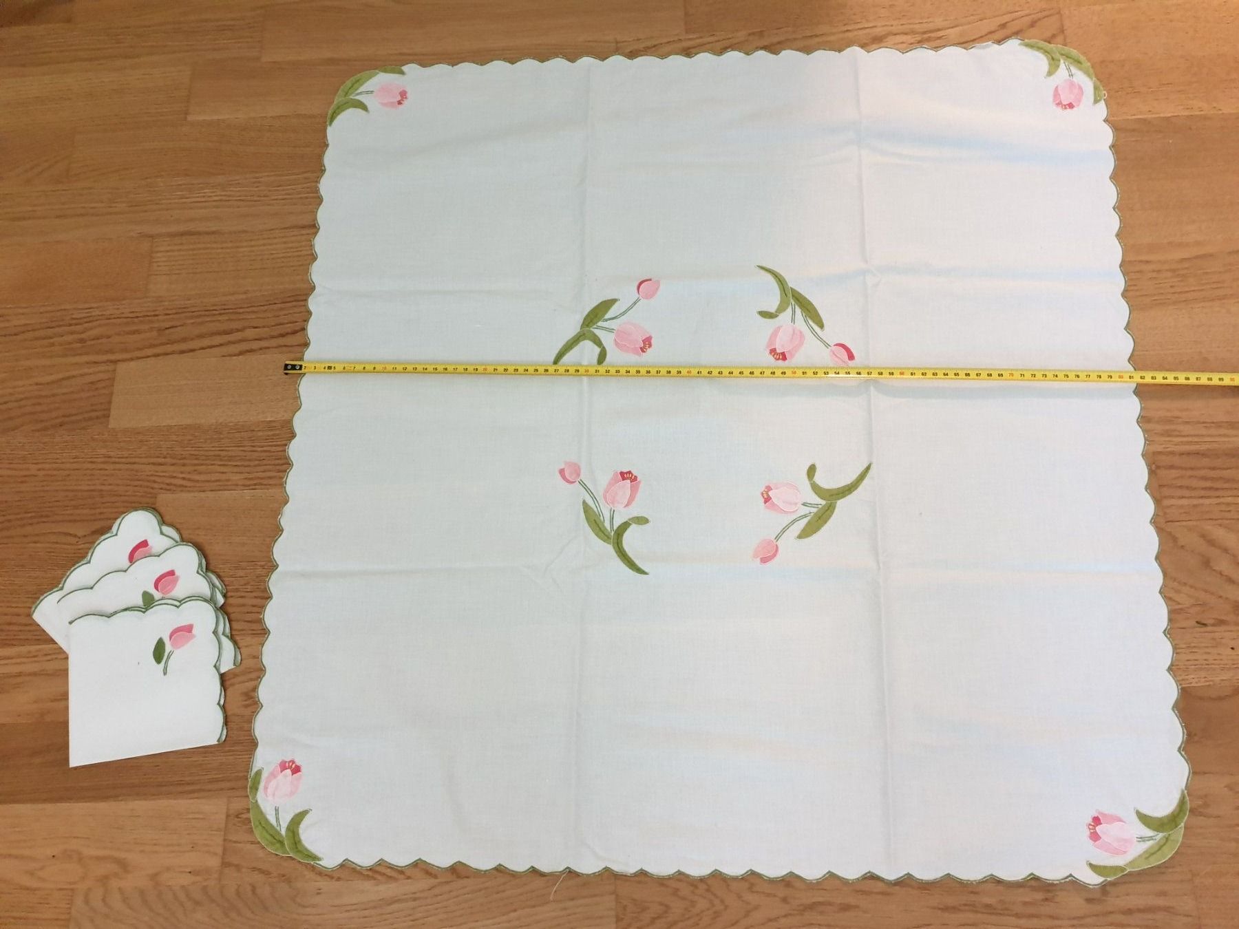 Altra biancheria da tavola: Tischdecke mit 3 Servietten – Usato da Zumikon venduto da chv_w96q 1