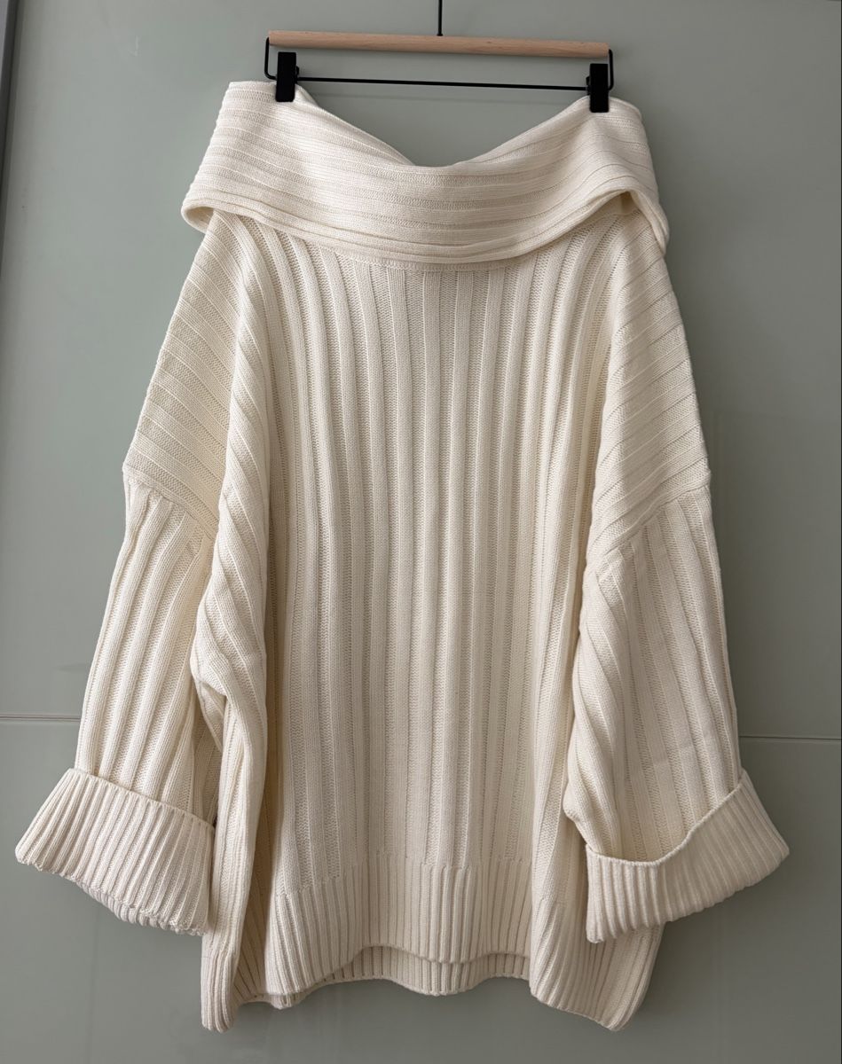 Pullover & Sweatshirts: Strickpullover Carmenausschnitt – Neu und originalverpackt aus Luzern von Chiara.9
