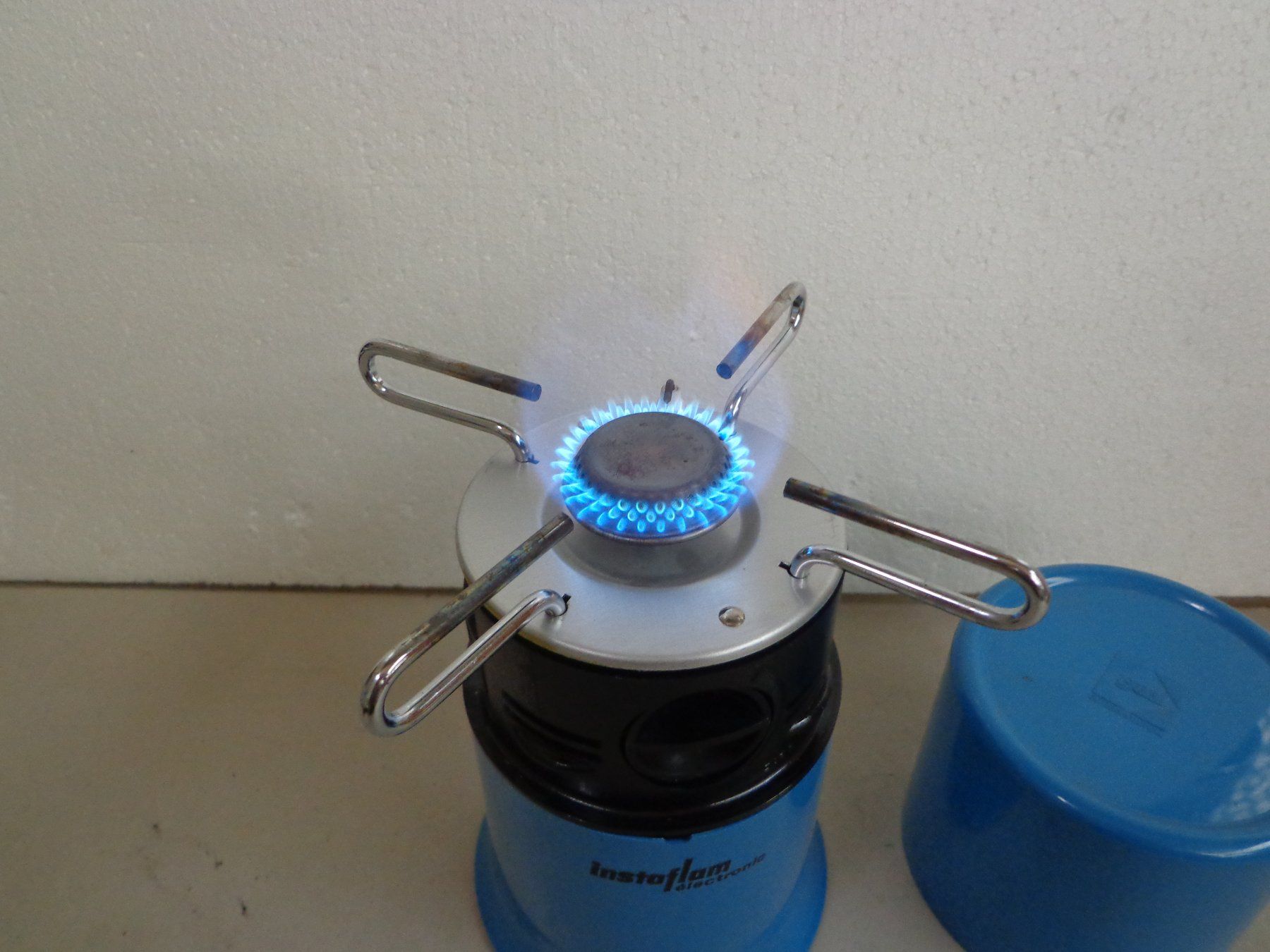 Cucine: Camping Gaskocher mit Elektrostarter – Usato da Zofingen venduto da schmidi67 1