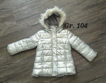 Silberne Winterjacke mit Kapuze, Gr. 104, Top Zustand!