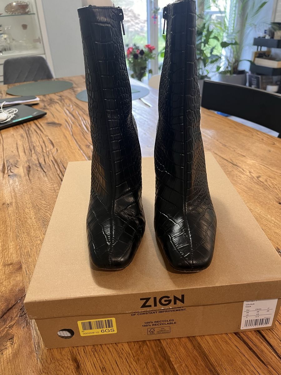Damenschuhe: Bottines ZIGN noires effet croco, taille 38 – Gebraucht aus Oulens-sous-Echallens von MashaZ