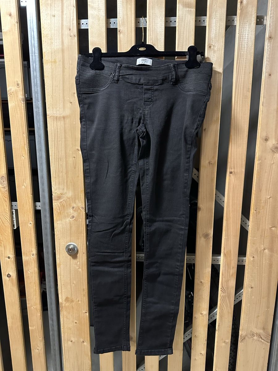 Mamalicious Pantaloni: Umstandshose Mamaliscious, Gr.28 – Difettoso da Uster venduto da staernli4